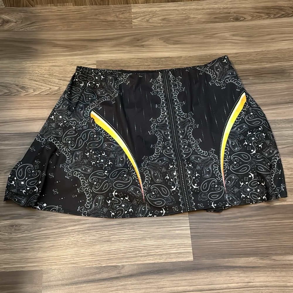 Lucky in Love Bandana Paisley Black White Neon A Line Flounce Tennis Skort XL 14 - Picture 8 of 10